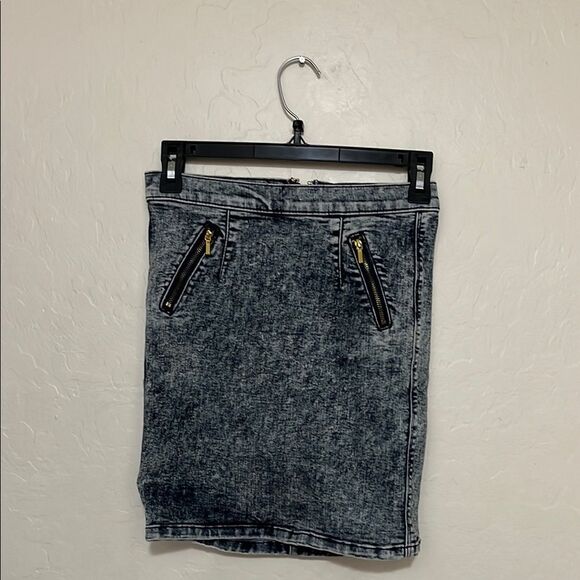 Bebe Distressed Acid Wash Zipped Pockets Skirt Contemporary Festival Concert - Picture 1 of 9
